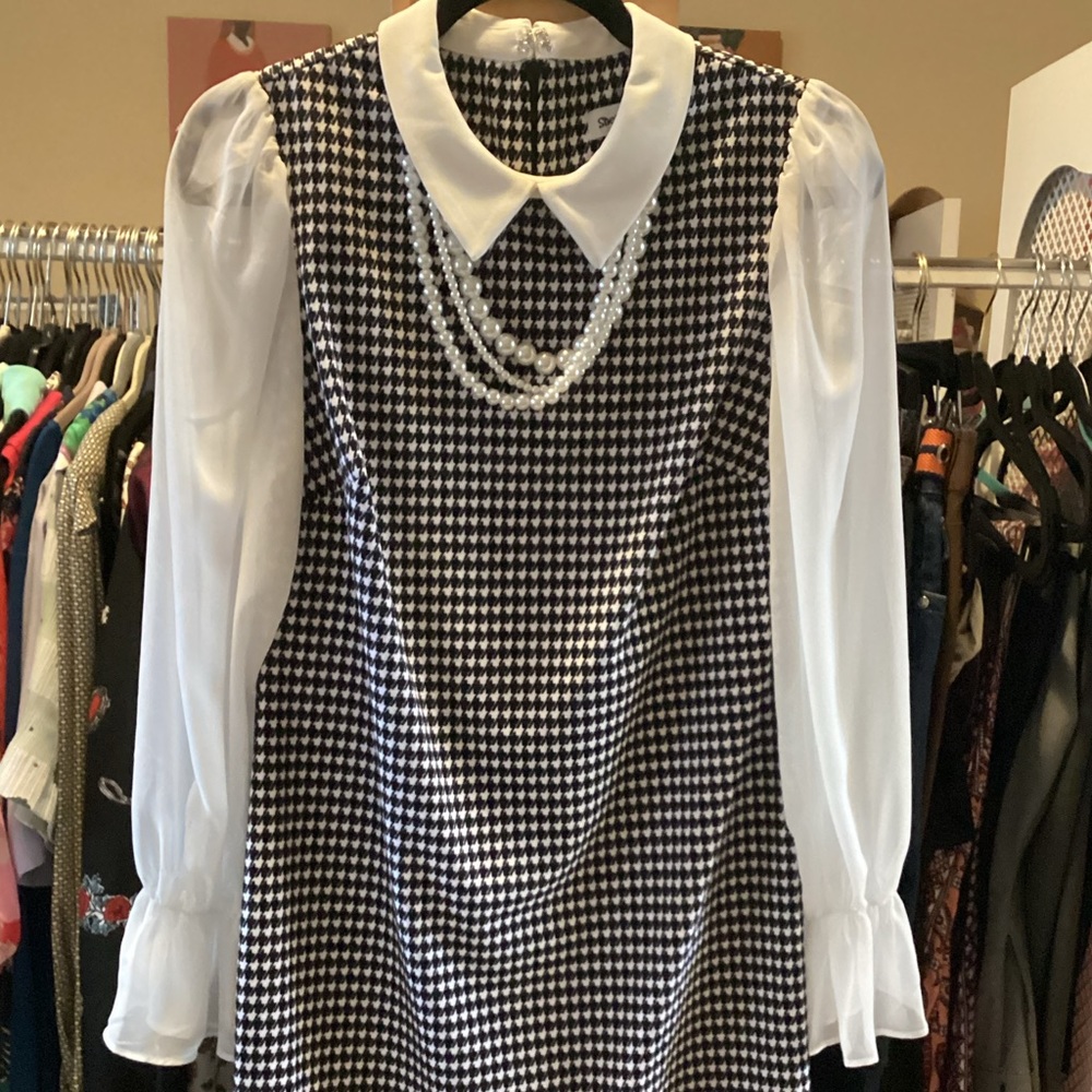 Gorgeous mid length dress